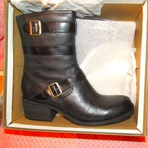 Women's Boots Brand New Never Worn